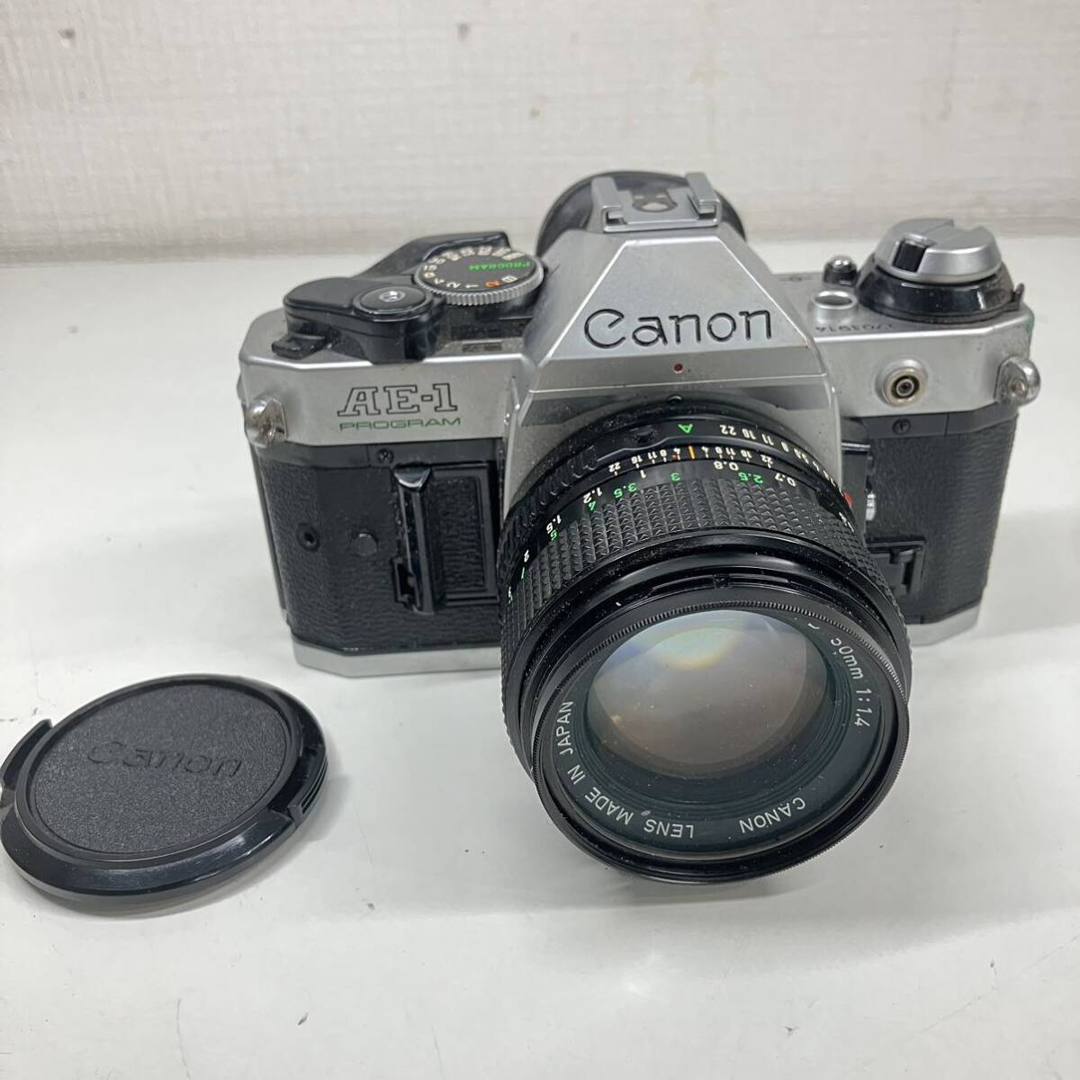 1円〜 4T Canon キャノン フィルムカメラ AE-1 PROGRAM 1701914 交換レンズ ストロボ まとめて 一眼レフ 動作未確認 FN6 35mm 50mm _画像2