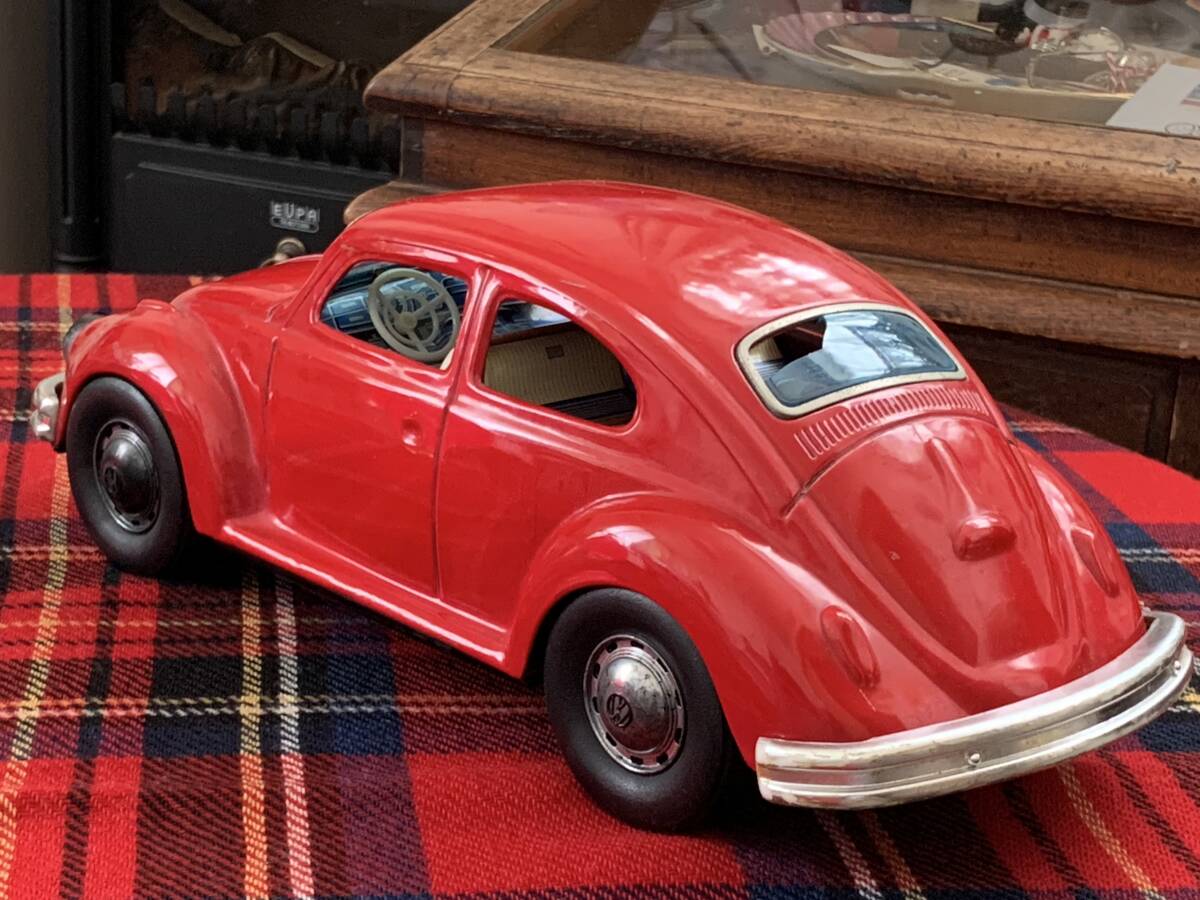 Volkswagen BEETLE ビッグサイズ 当時物 古いブリキの自動車 フォルクスワーゲン ビートル 室内プリントの高級仕様 イチコー日本製 USED の画像6