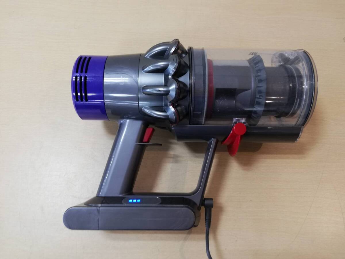 【て27】SV12 dyson ダイソン 掃除機 動作品 コードレスクリーナー _画像4