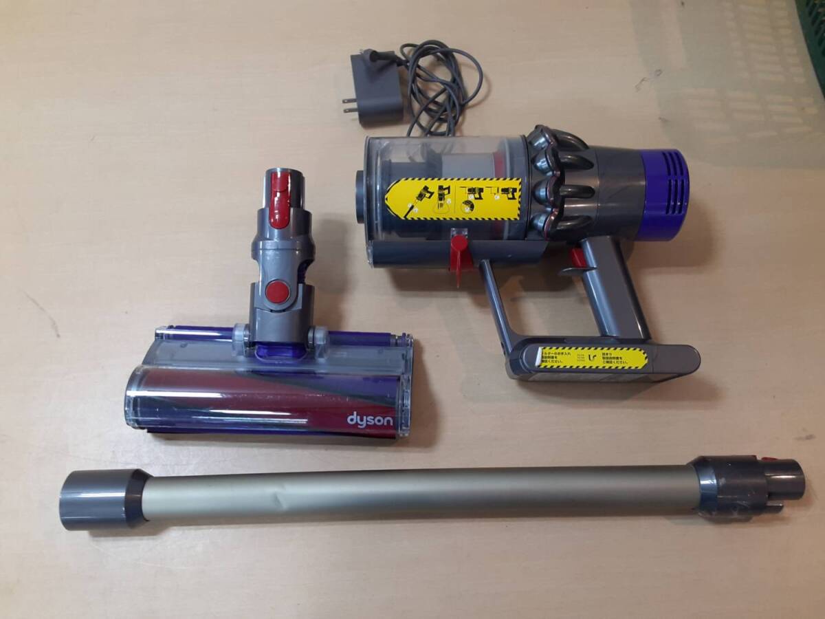 【て36】SV12 dyson ダイソン 掃除機 動作品 コードレスクリーナー の画像1