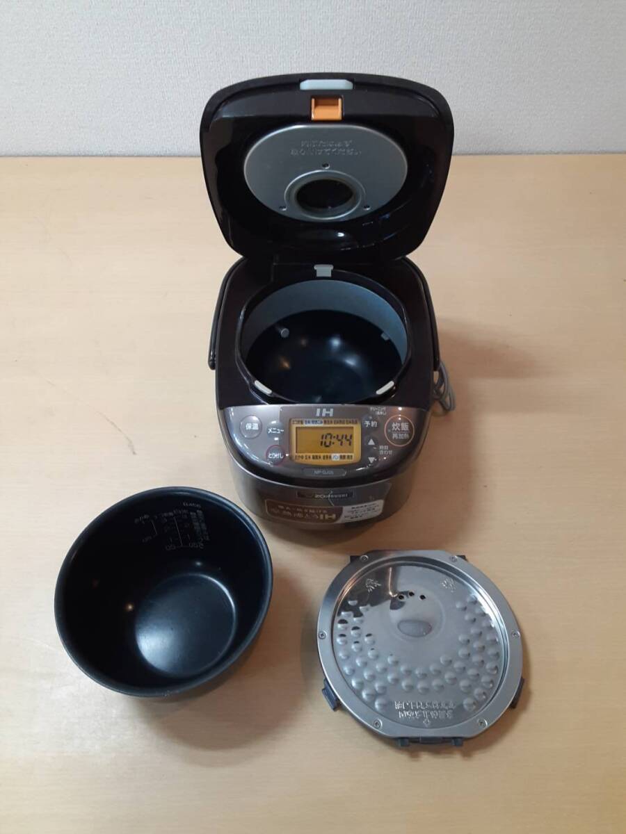 【た25】NP-GJ05 ZOJIRUSHI 象印 IH 炊飯器 炊飯ジャー 3合炊き 2019年製 通電確認済み 動作品の画像6