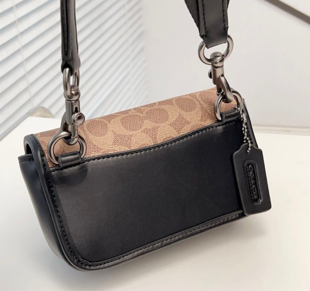 コーチ  COACH ショルダーバッグ  シグネチャー  クロスボディー ボディバッグ クロスボディー 斜めかけバッグ