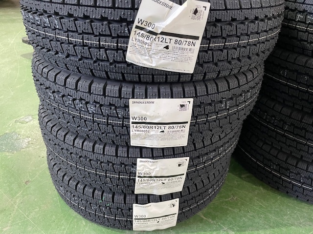 ブリヂストンW300 145/80R12 80/78N新品スズキ純正スチールホイール４本セット送料込即決32800円2023年製造_画像3