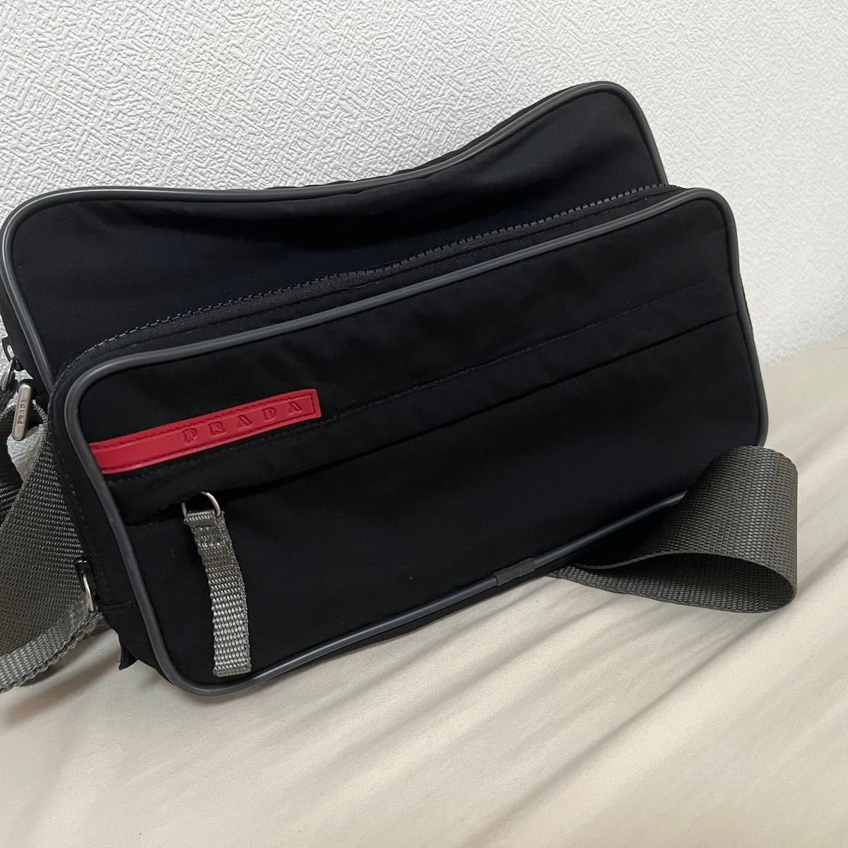 PRADA SPORTS (プラダスポーツ)ナイロン ショルダーバッグ PRADA SPORTS (プラダスポーツ)ナイロン ショルダーバッグ