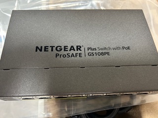 NETGEAR 8PORT WebManaged GigabitHUB +4Port PoE номер образца GS108PE 2 шт. комплект б/у прекрасный товар ( не использовался хранение товар ) бесплатная доставка. 