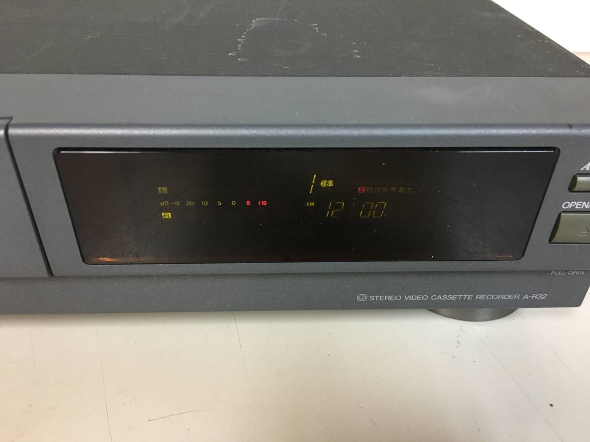 A1278　TOSHIBA　東芝　ビデオカセットレコーダー　A-R32　VHS　ビデオデッキ　ジャンク_画像2