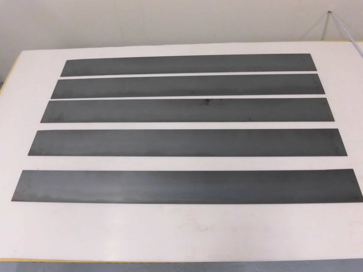 鉄板 　黒皮　スチール板　板厚2.3mm　110mm x 1100mm 5枚　切板　切材　溶接材 _画像1