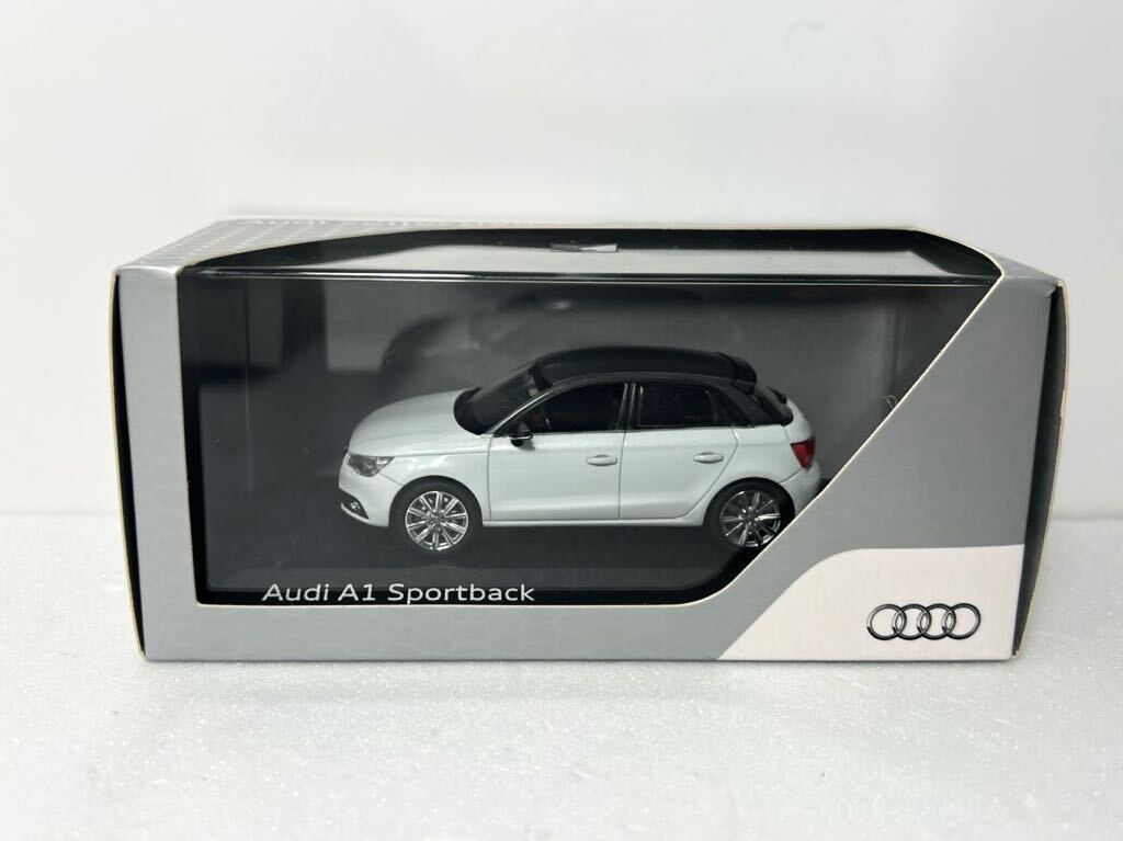 ディーラー特注 1/43 Audi A1 Sportback アウディ A1 スポーツバック グレイシアホワイト Glacier Whiteの画像2