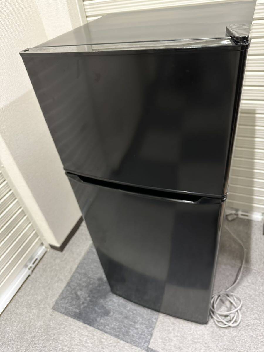 【三重県鈴鹿市引き取り、または自社配送限定】 Hisense ハイセンス JR-N130C 冷蔵庫 冷凍庫 ブラック コンパクト 小型 家電 2022年製の画像2