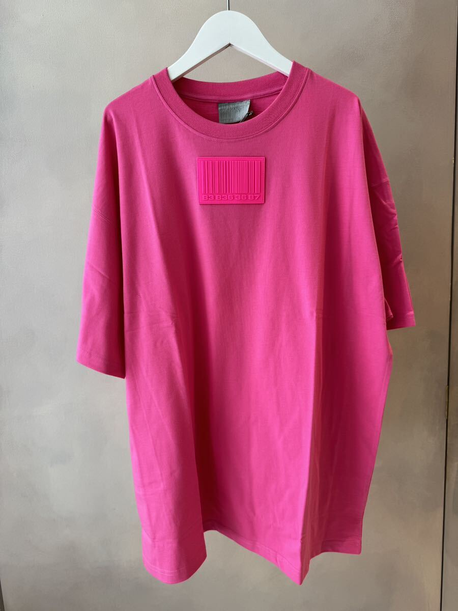 【VTMNTS】BIG RUBBER PATCH T-SHIRT PINKの画像1