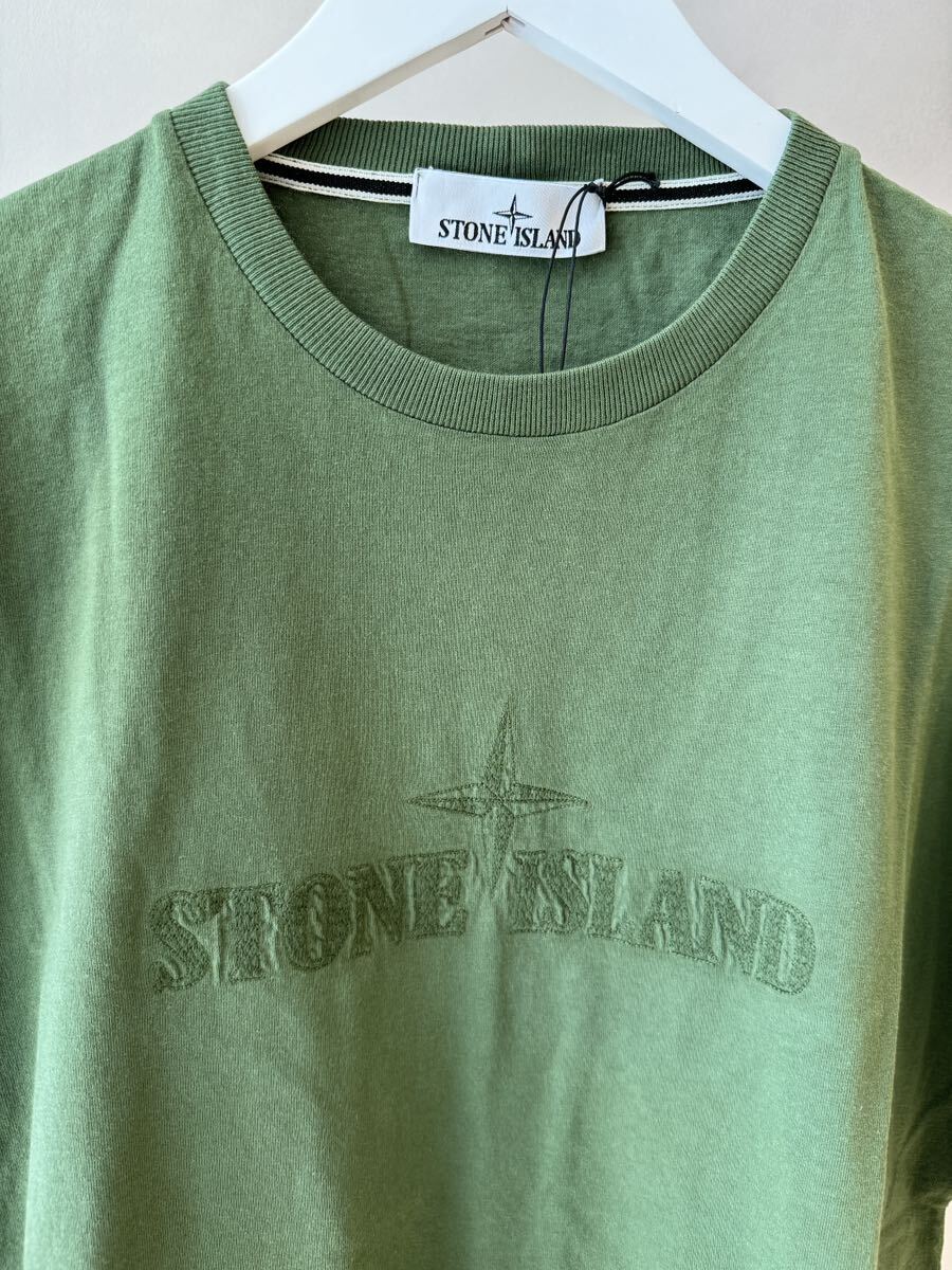 【STONE ISLAND】Green cotton T-shirt with ton sur ton embroidered logoの画像2