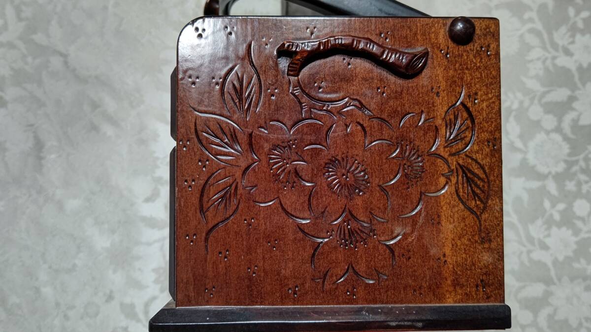 伝統工芸品 軽井沢彫 姫鏡台 ミニドレッサー 鏡付き2段引き出し 伝統工芸品 軽井沢彫 姫鏡台 ミニドレッサー 鏡付き2段引き出し