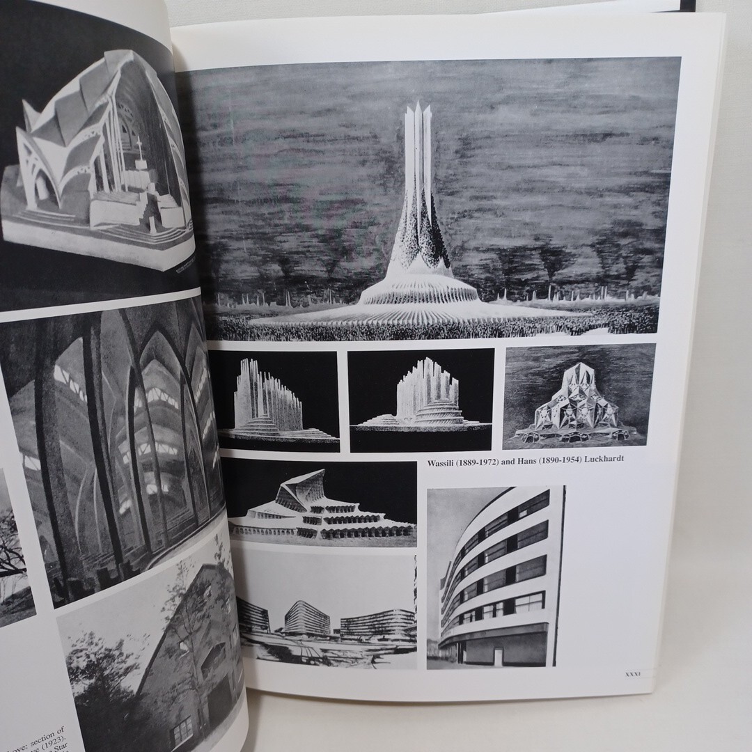 エーリヒ・メンデルゾーン作品集「Erich Mendelsohn: The Complete Works」英語版 Erich Mendelsohn (著), Bruno Zevi (著) 建築洋書の画像2