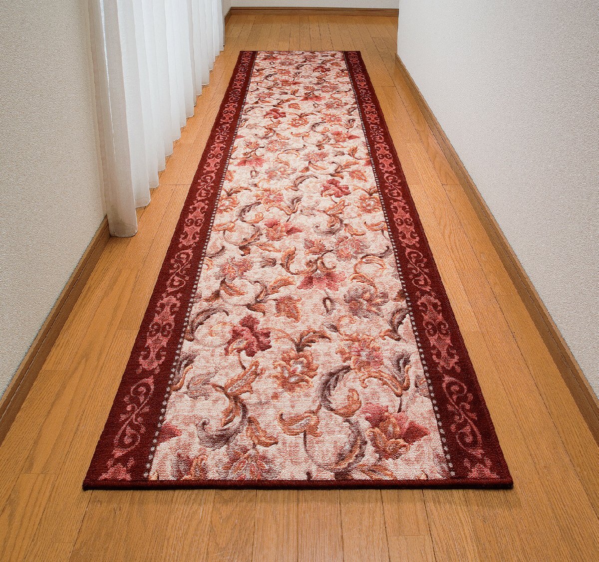 新品@抗菌・防臭加工 オリエンタル更紗柄カービング廊下敷 80×120cm エンジ(日本製 滑りにくい加工 抗菌 防臭 吸水 速乾)