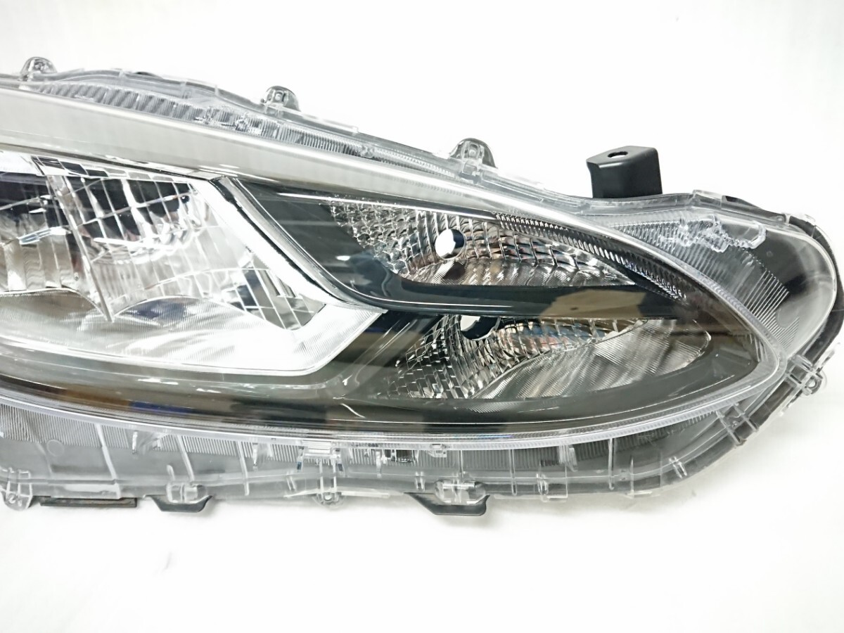 アクア MXPK10 MXPK11 純正 右ヘッドライト 右ライト RH LED アクア MXPK10 MXPK11 純正 右ヘッドライト 右ライト RH LED