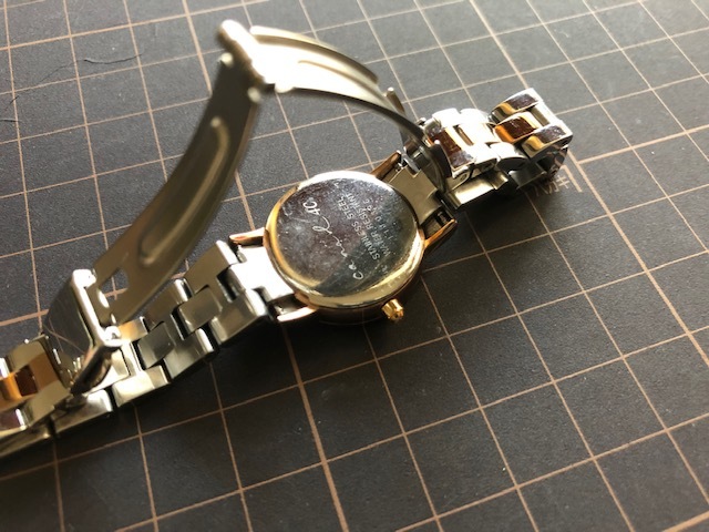 良品 canal ４℃ カナル ヨンドシー シェル文字盤 ストーンベゼル インデックス コンビカラー SSモデル クオーツ レディース 腕時計