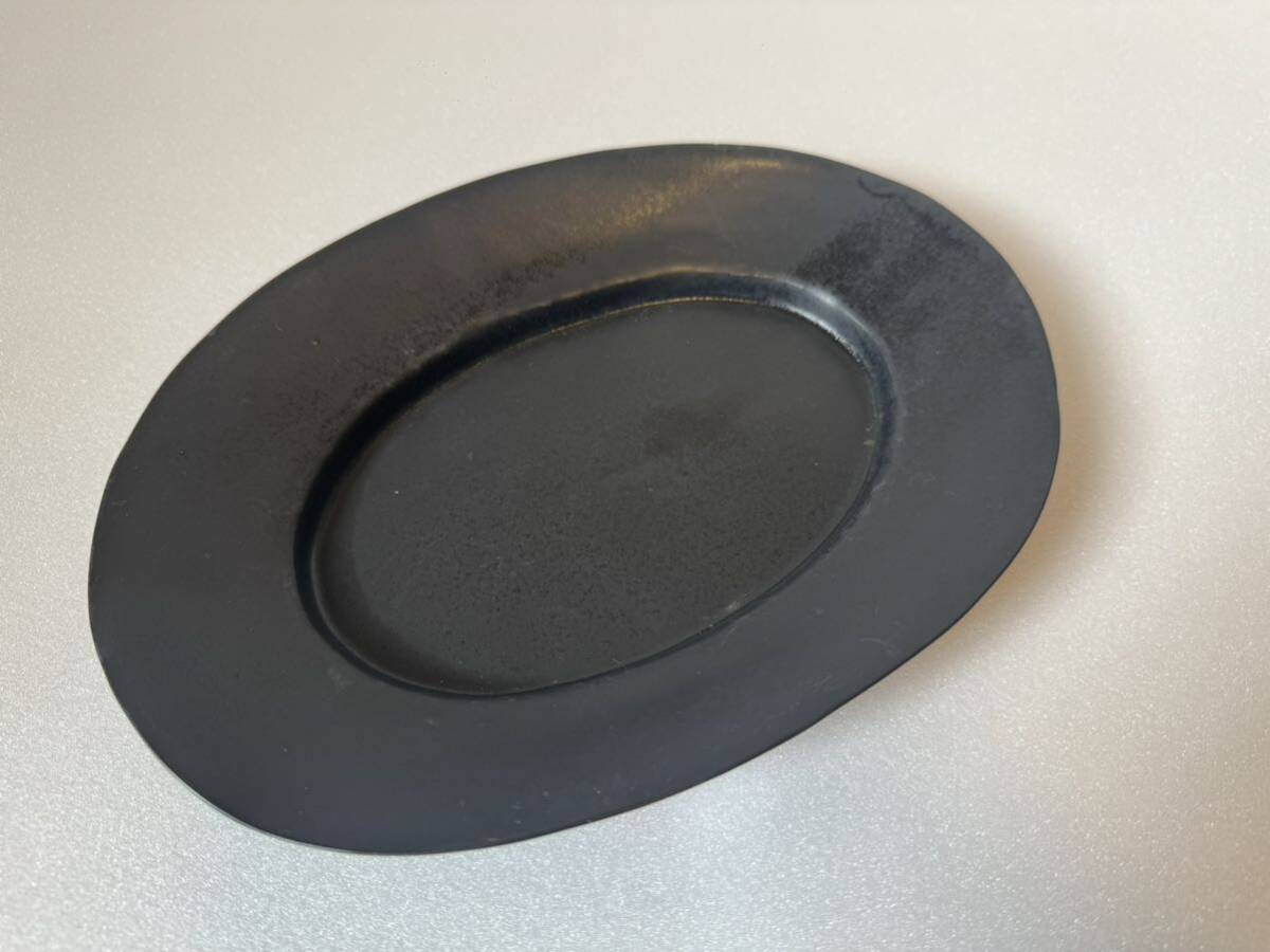 美品格安！人気作家 井山三希子 オーバルプレート中サイズブラック黒色 皿お椀器食器の画像2