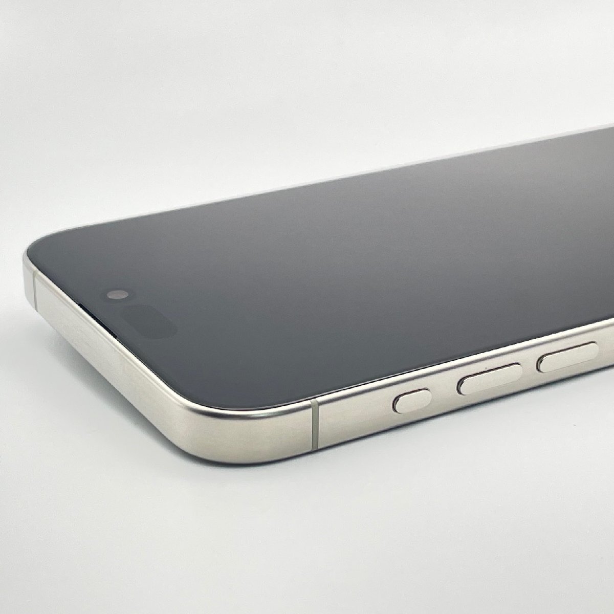 中古美品 Apple アップル iPhone 15 Pro Max 256GB ホワイトチタニウム SIMロックなし SIMフリーの画像3