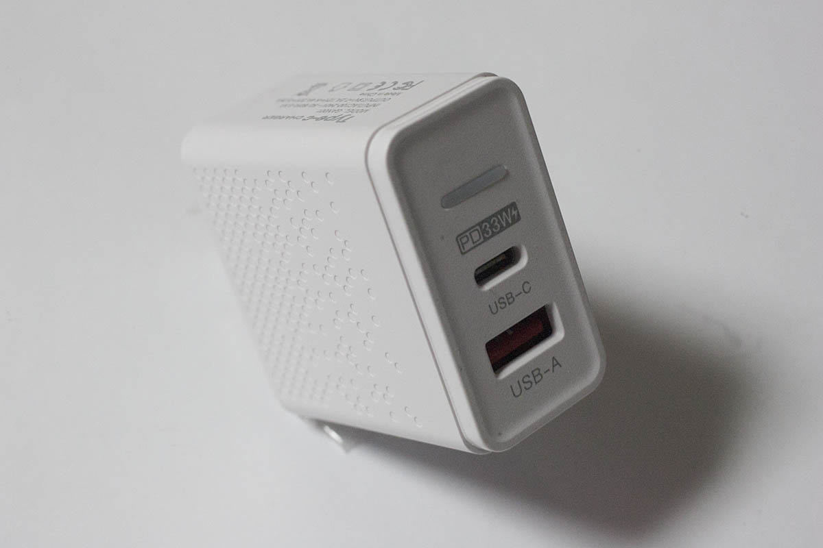 PD 充電器 65w 充電器 type-c ＋USB ２ポート新品 送料無料 Whiteの画像1