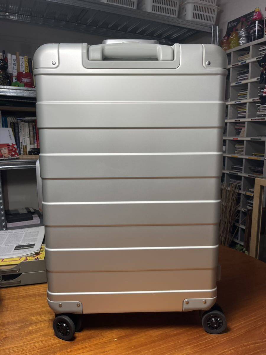 週末限定価格 MUJI ／ 無印良品 アルミ・ハードキャリー スーツケース Mサイズ 60の画像4
