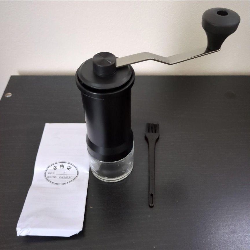  コーヒーミル 手動 手挽きコーヒーミル コーヒーグラインダー セラミック研削 多段階粗さ調整 省力性 お手入れ簡単ブラック
