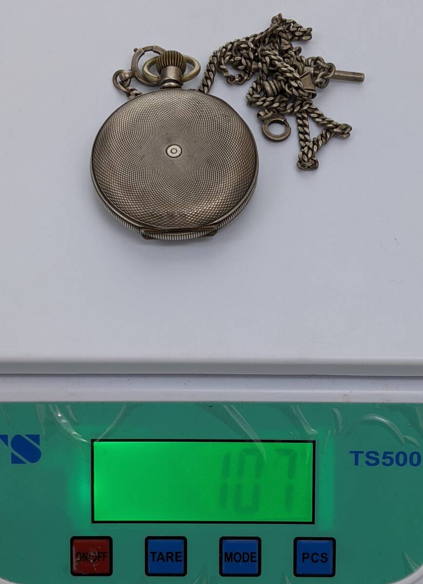【919】銀無垢 懐中時計 チェーン付き 0.900刻印 SILVER シルバー アンティーク コレクション 総重量約107ｇ 稼働品の画像10