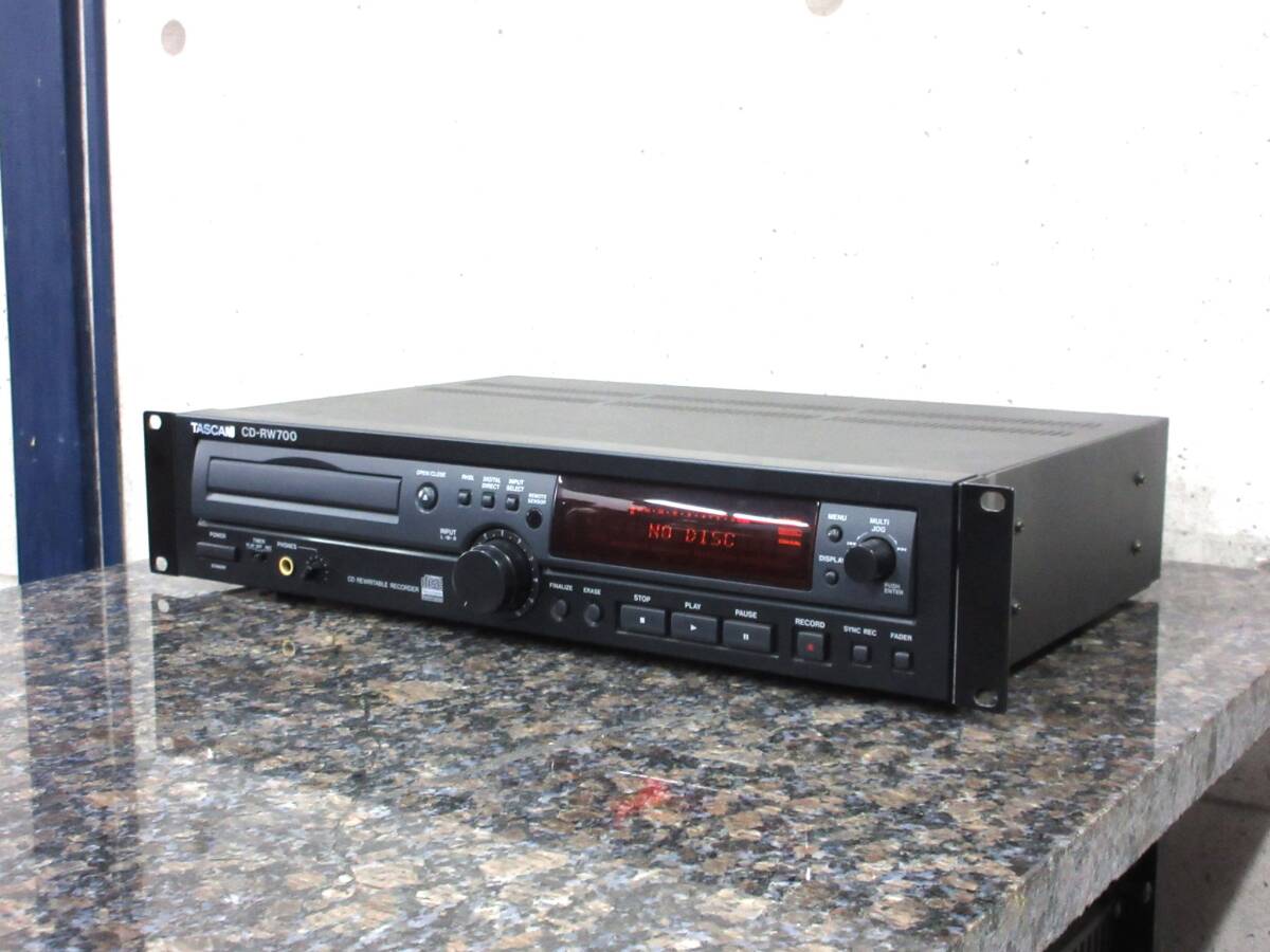 【美品】TASCAM CDデッキ CD-RW700 タスカム_通電・簡単な音出し確認済みです