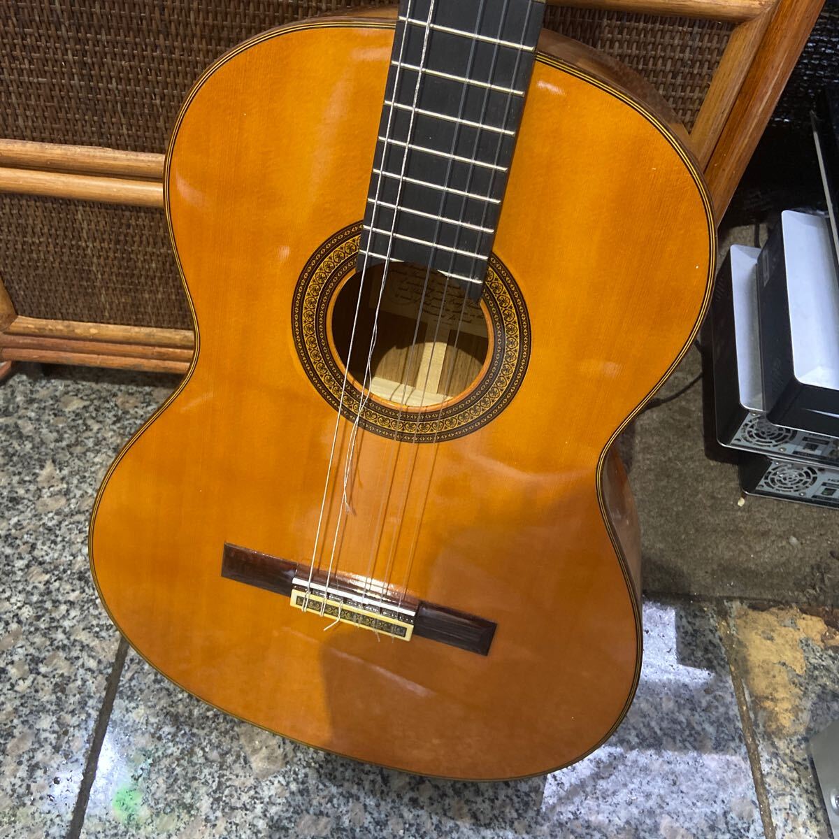 ヤマハ C-250 クラシックギター ガットギター 弦楽器 ハードケース付 YAMAHA_画像6