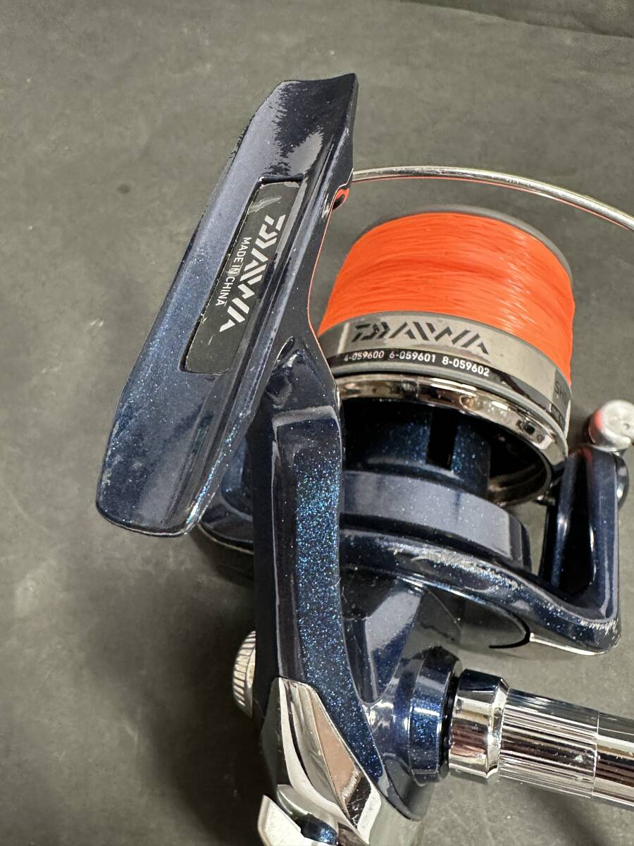 ★コレクター必見！！ DAIWA ダイワ SHORECASTⅢ 4500 スピニングリール ネイビー 釣具 糸付き 釣り道具 パーツ G839の画像6