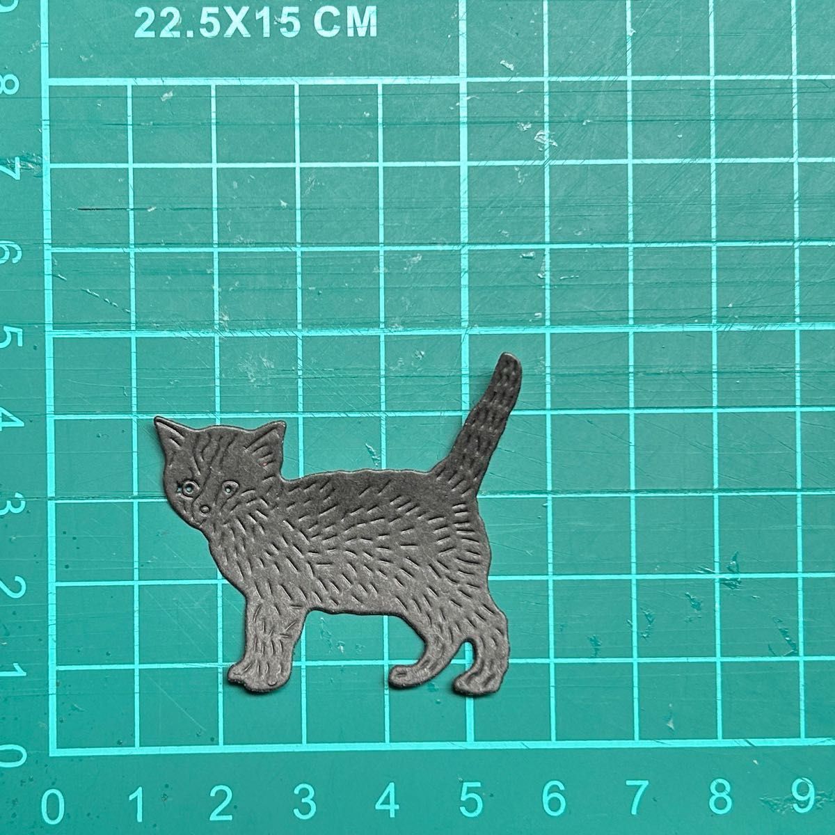 D-031 猫　ネコ　ダイカット　ペーパークラフト　クラフトパンチ