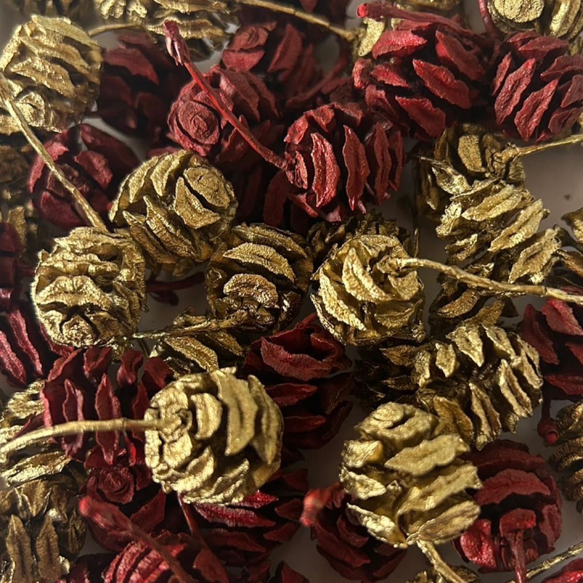 メタセコイア　アケボノスギ　木の実　ゴールド　赤　リース素材　オーナメント