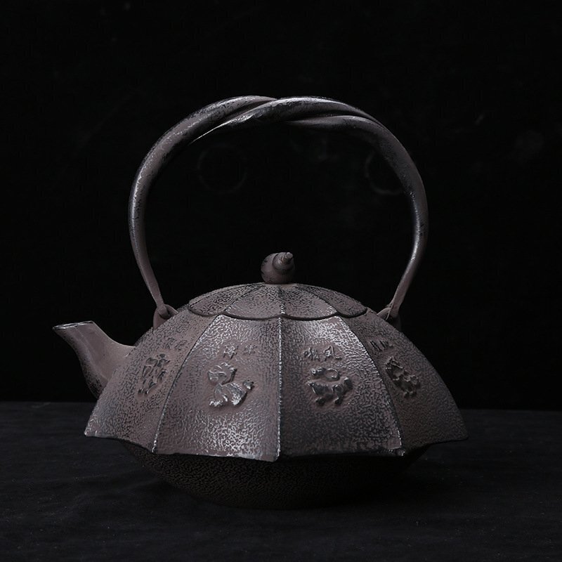 新品推薦「龍生九子」鋳鉄製鉄瓶 提梁鉄瓶 手作り コーティングなし 老鉄瓶 やかんを沸かす お茶の道具 ティーポット1.3Lの画像1