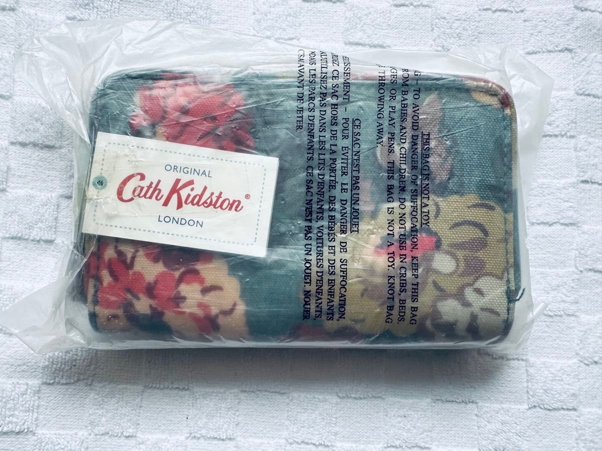 ☆ Cath Kidston ☆ キャスキッドソン 二つ折り財布 ☆