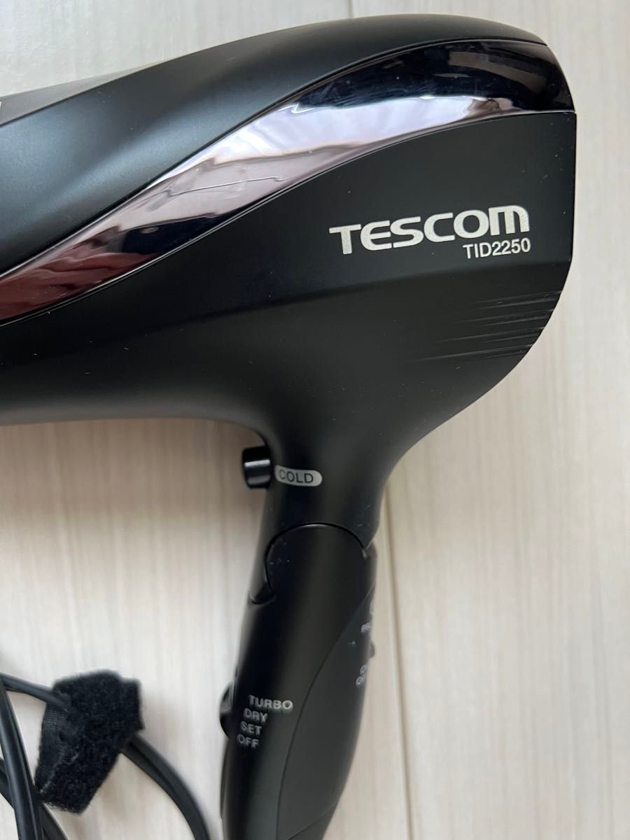 TESCOM  ヘアドライヤー　TID2250