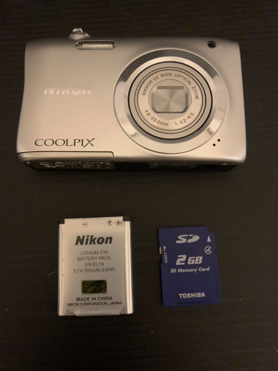 美品 動作確認済み Nikon ニコン COOLPIX A100 クールピクス コンパクトデジタル カメラ コンデジ デジタルカメラ _画像1