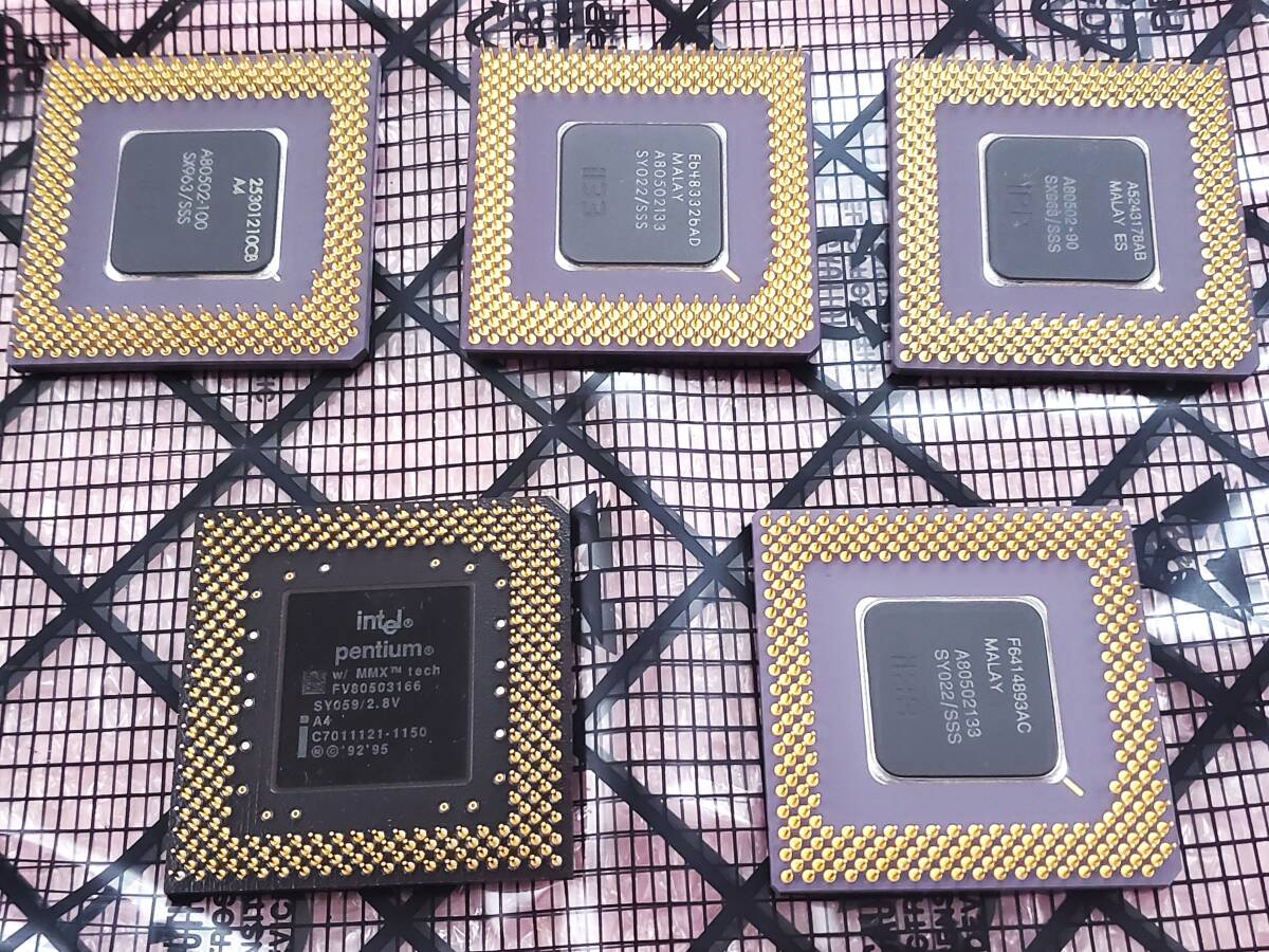 金 ゴールドリード セラミックパッケージ Pentium インテル CPU ペンティアム PC98、PC パーツ 主にNEC PC-9821系の取り外し品_画像1
