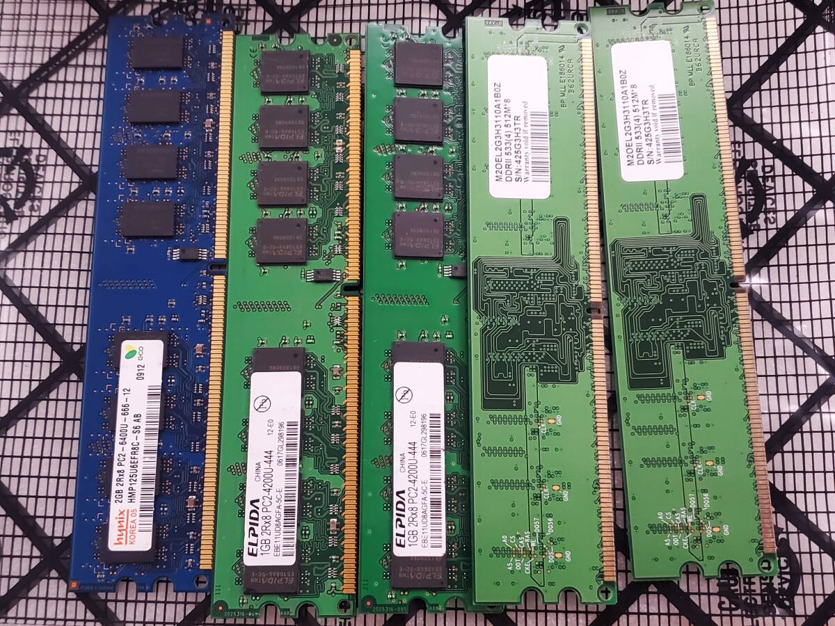 ELPIDA純正 DDR2 PC2-4200U DIMM 1GB , 他 合計5枚1セット の画像1