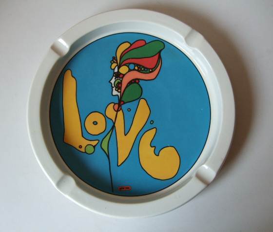 1960s Vintage / Peter Max / Ashtray / LOVE / 灰皿 大 １客 陶器製 当時物 ビンテージ中古品 実物　※キズあり_画像2