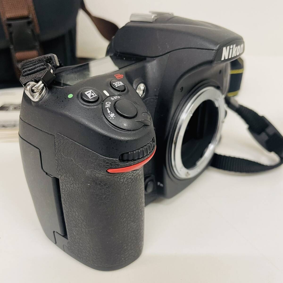 Nikon D300 ニコン デジタル一眼 動作未確認 ストロボ 三脚 バッグ ガイド本付 バッテリー有 オリジナルストラップ【12882】 の画像4