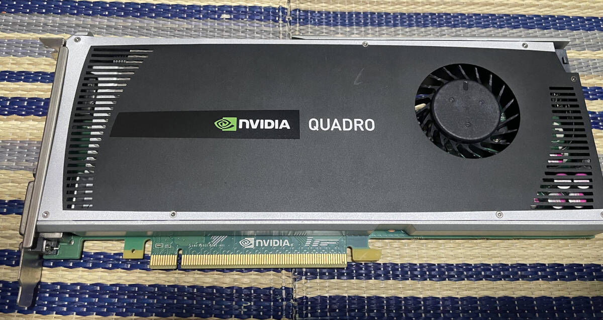 NVIDIA Quadro 4000 for Mac （EQ4000-2GERM）箱、付属品多数あり　美品_画像2