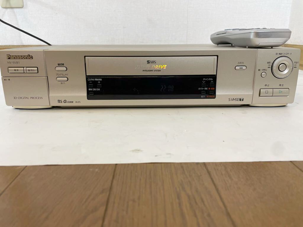 Panasonic パナソニック NV-SVB1 S-VHS 通電のみ確認済み現状品 リモコン付きの画像1