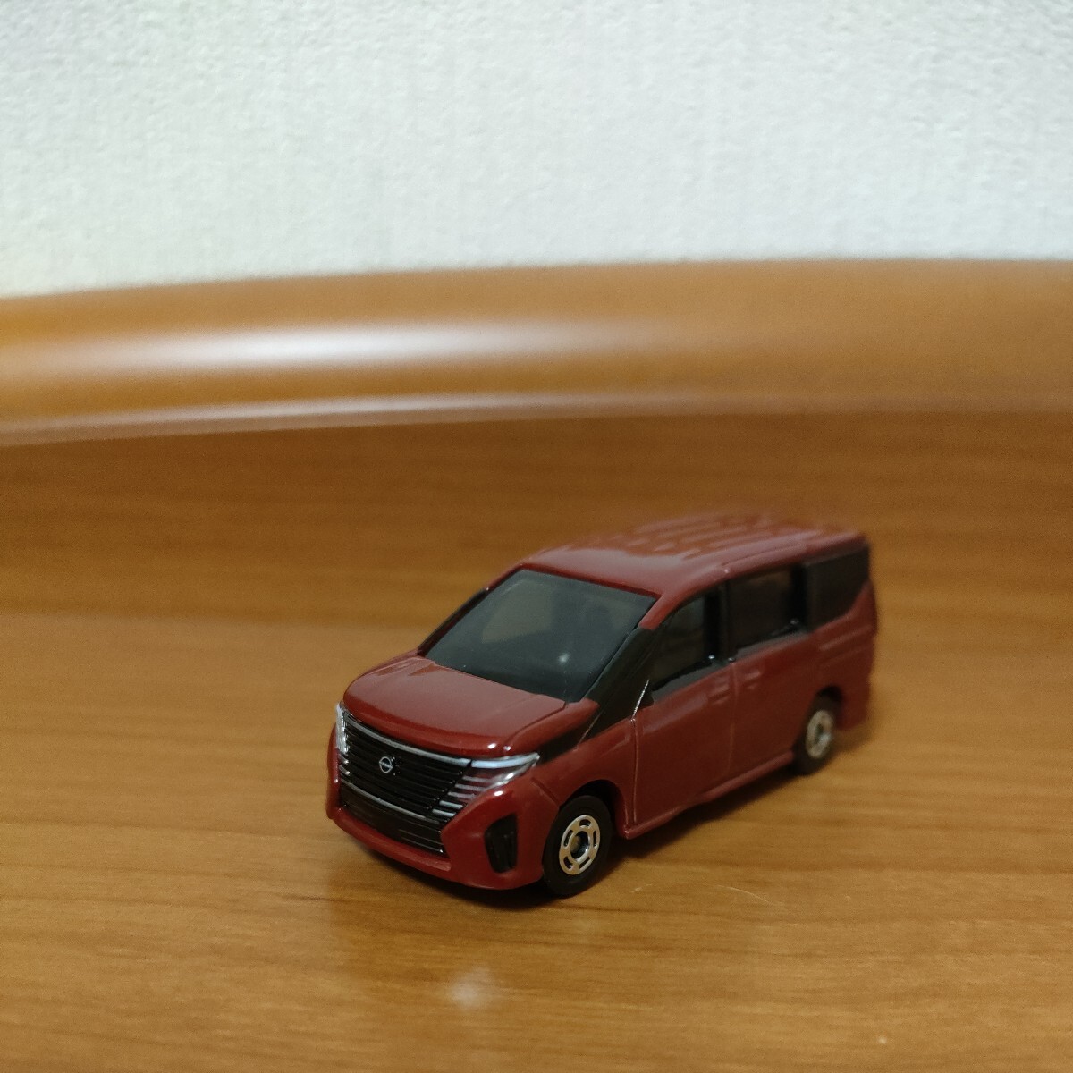 箱無しトミカ94 日産セレナ初回特別仕様_画像1