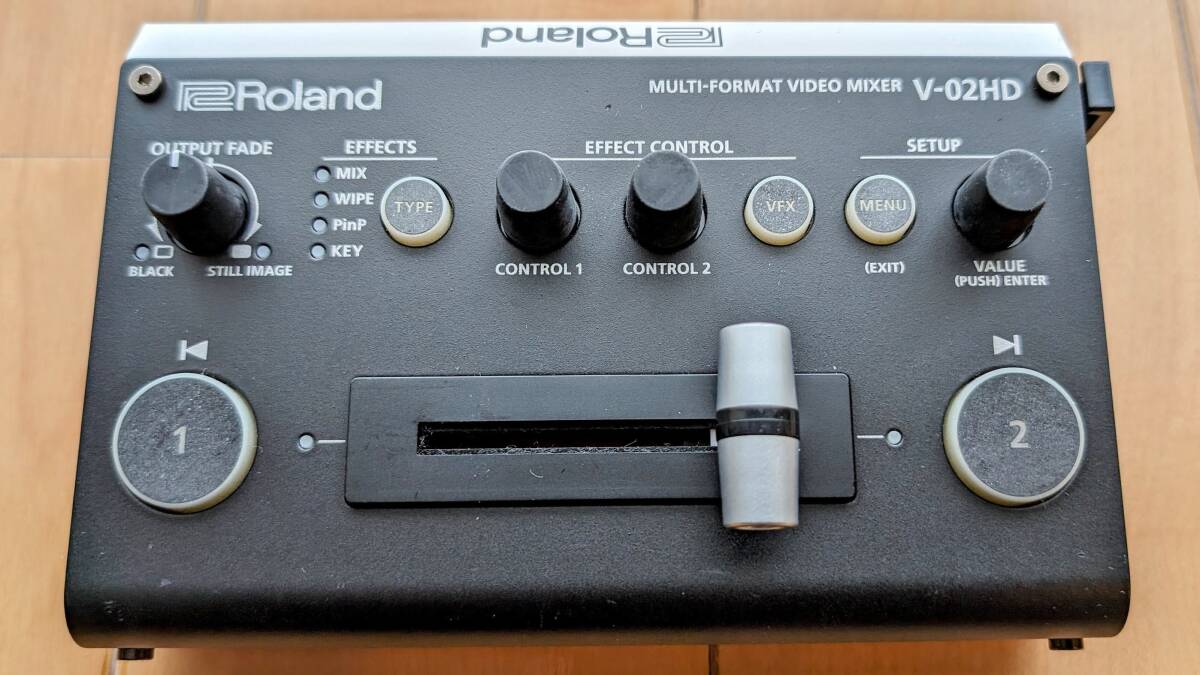 Roland ローランド MULTI-FORMAT VIDEO MIXER ビデオ・スイッチャー V-02HDの画像1