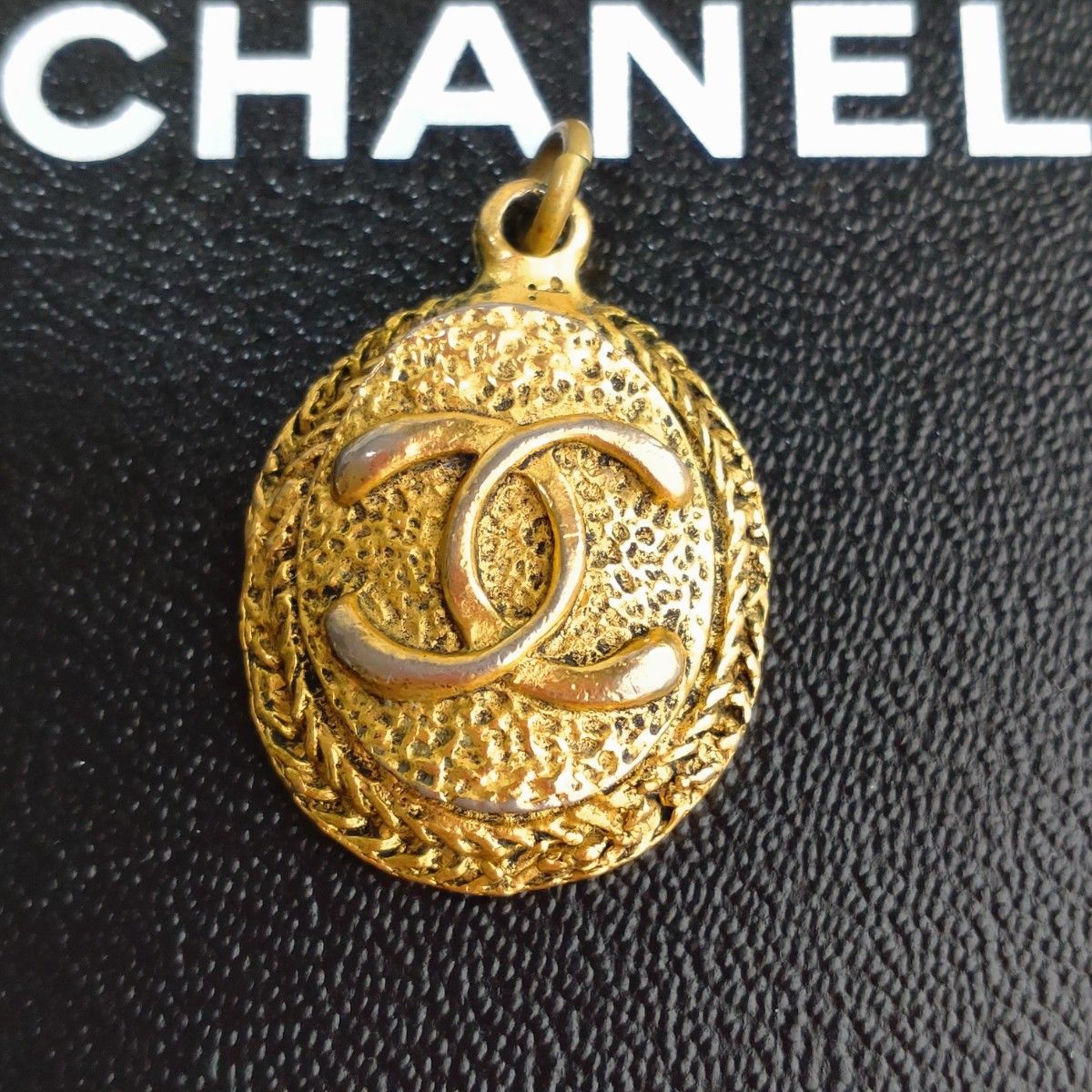 希少 シャネル ココマーク  ペンダントトップ  ヴィンテージ　CHANEL ネックレス  ゴールド アクセサリー デカロゴ CC