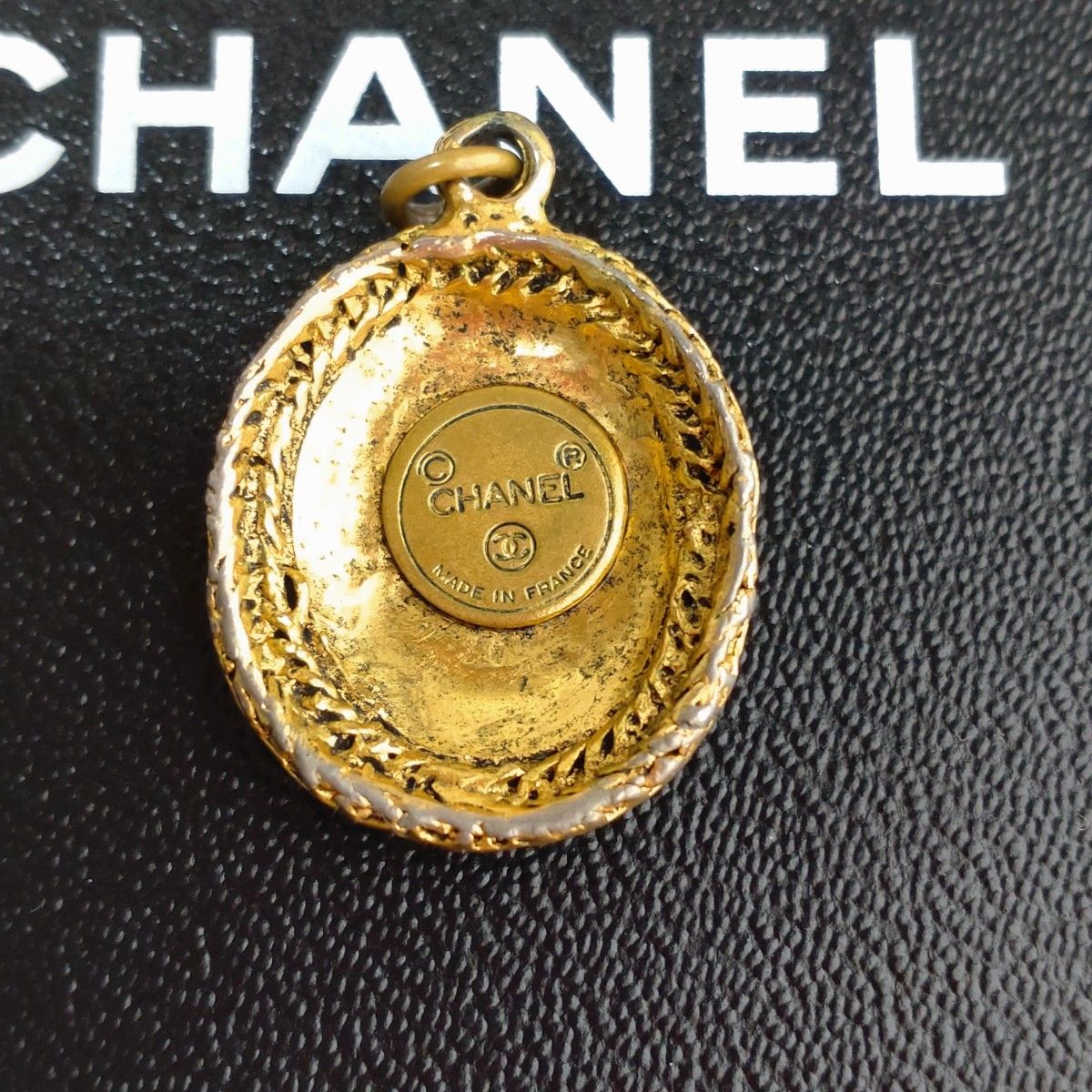 希少 シャネル ココマーク  ペンダントトップ  ヴィンテージ　CHANEL ネックレス  ゴールド アクセサリー デカロゴ CC