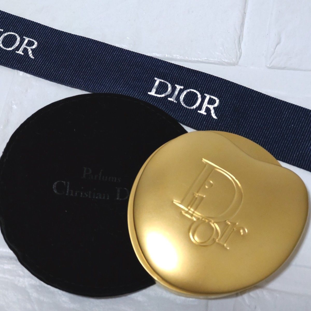 限定品 Christian　Dior　ディオール　ハート ミラー 手鏡　ミニ 小さい コンパクト ゴールド ケース コスメ　金色