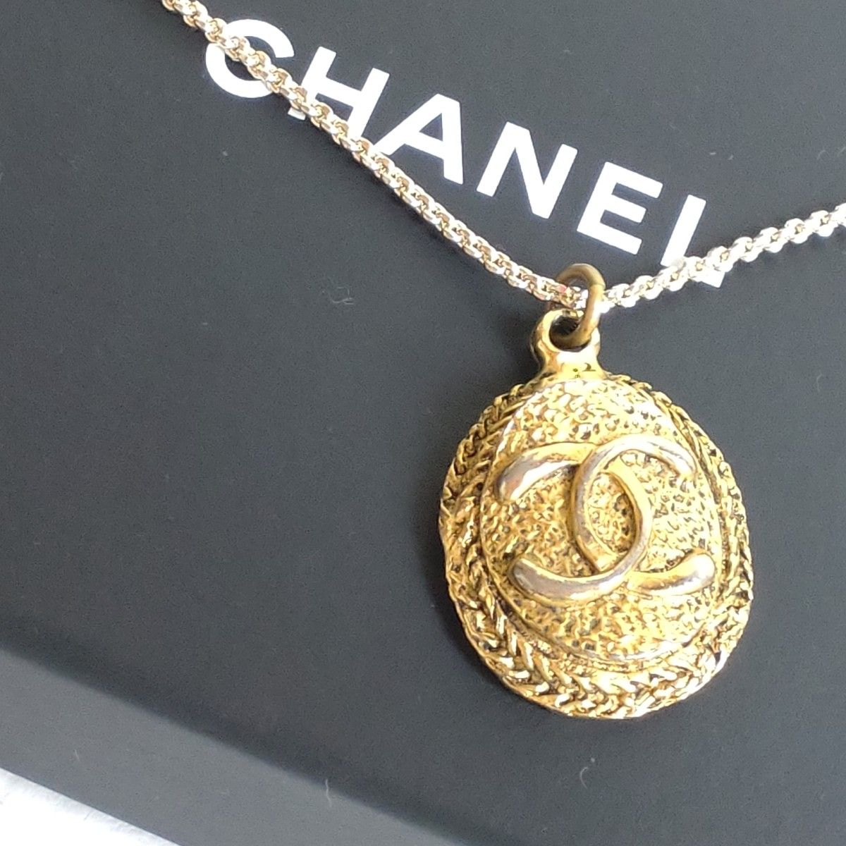 希少 シャネル ココマーク  ペンダントトップ  ヴィンテージ　CHANEL ネックレス  ゴールド アクセサリー デカロゴ CC