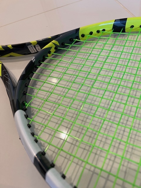 中古 2023年 バボラ ピュア アエロ 98 babolat PURE AERO ガット3月張り後、5分使用 ハイパーG 1.15 硬式テニスラケット 激スピンの画像10