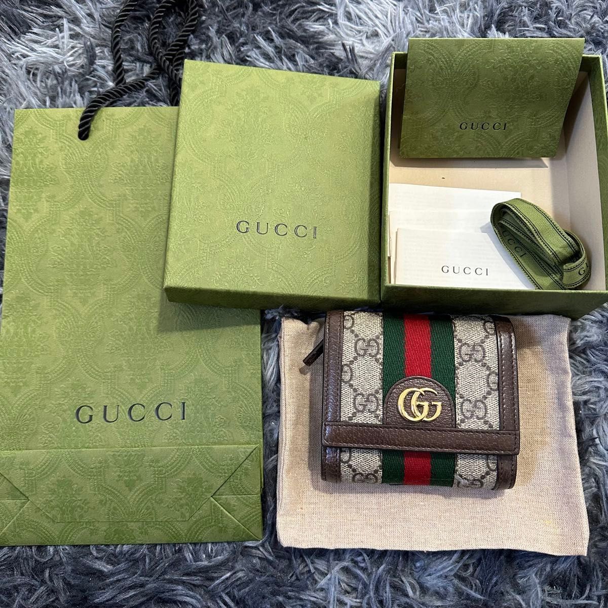 割引期間 GUCCI グッチ　オフィディア　二つ折り財布