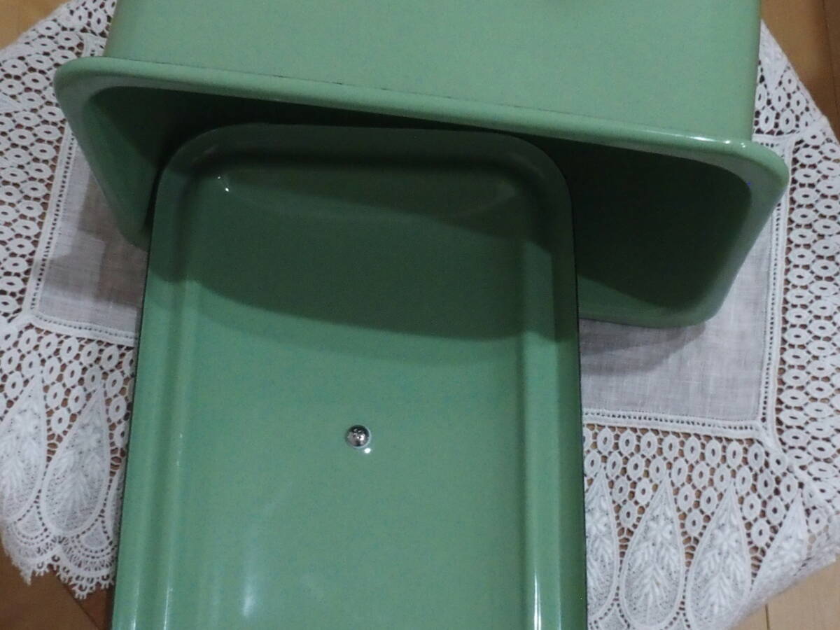 レトロ 琺瑯容器 アンティークグリーン 使いやすいサイズ  ホーローケーキ  希少 ヴィンテージの画像9